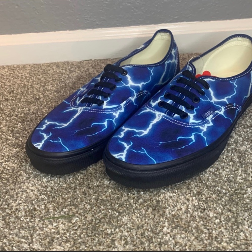 Black,white,blue  lightning vans